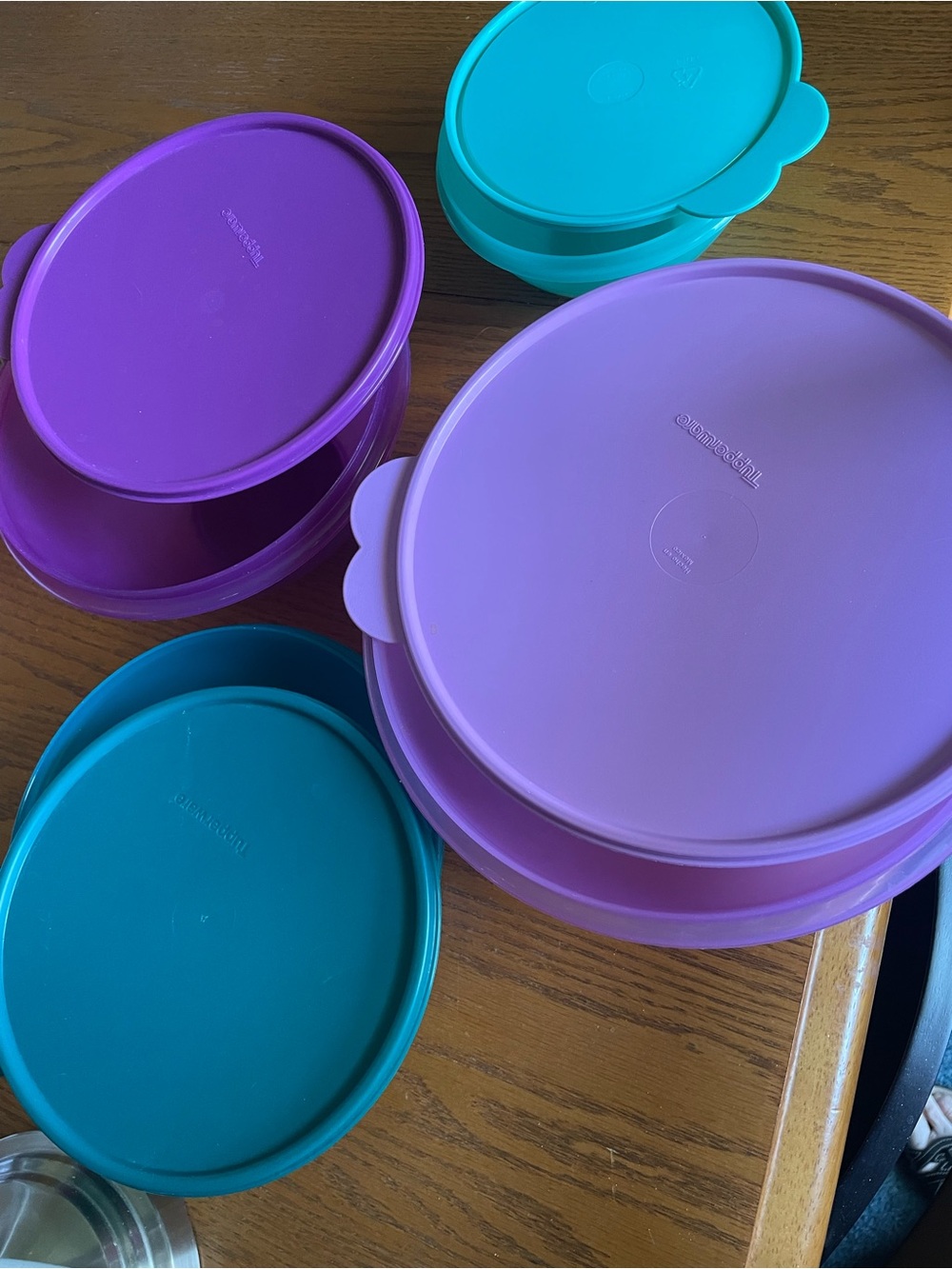 Tupperware Wonderlier Bowls with lids, set of four